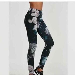 Noli Black and Gray Floral Leggings - Rare Print, never worn